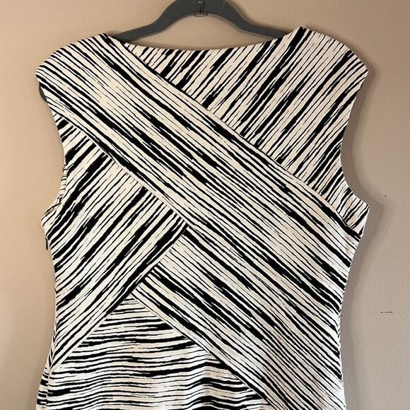 Calvin Klein Black & White Criss Cross Stripes Dress - Size 12 - Picture 10 of 11